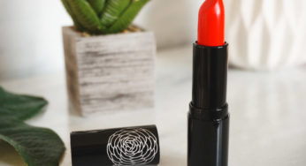 Mon premier rouge à lèvres ÜNT Cosmetics
