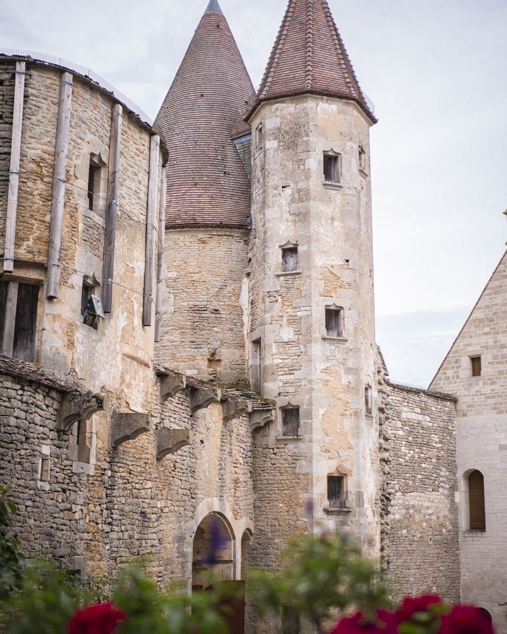 Châteauneuf château médiéval Auxois Bourgogne