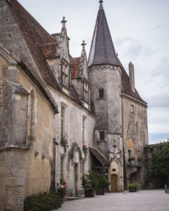 Châteauneuf château médiéval Auxois Bourgogne