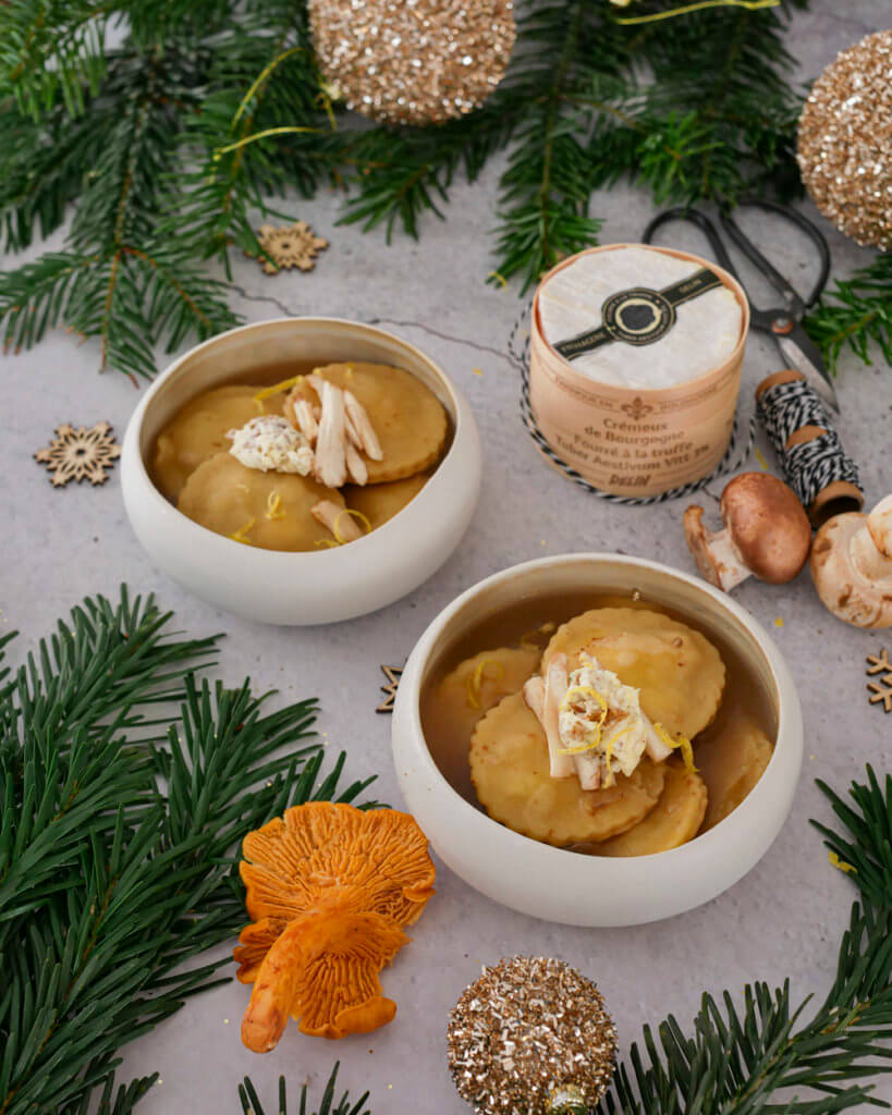 Ravioles Au Crémeux De Bourgogne Fourré à La Truffe & Bouillon De ...