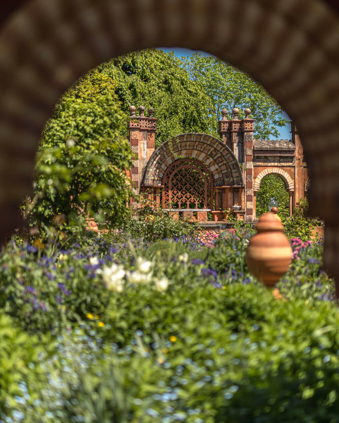 Un lieu inattendu : Les jardins secrets, à Vaulx